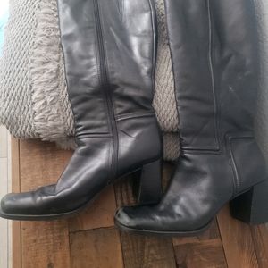 Knee high black boots upper leather
